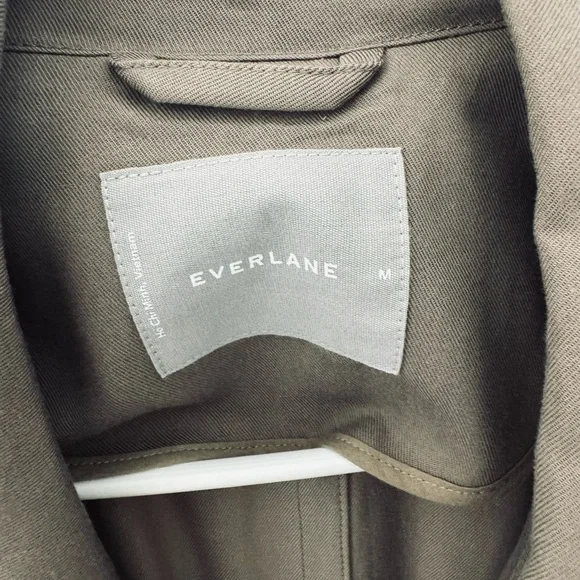 Everlane Lightweight Trench Coat - Picture 4 of 4